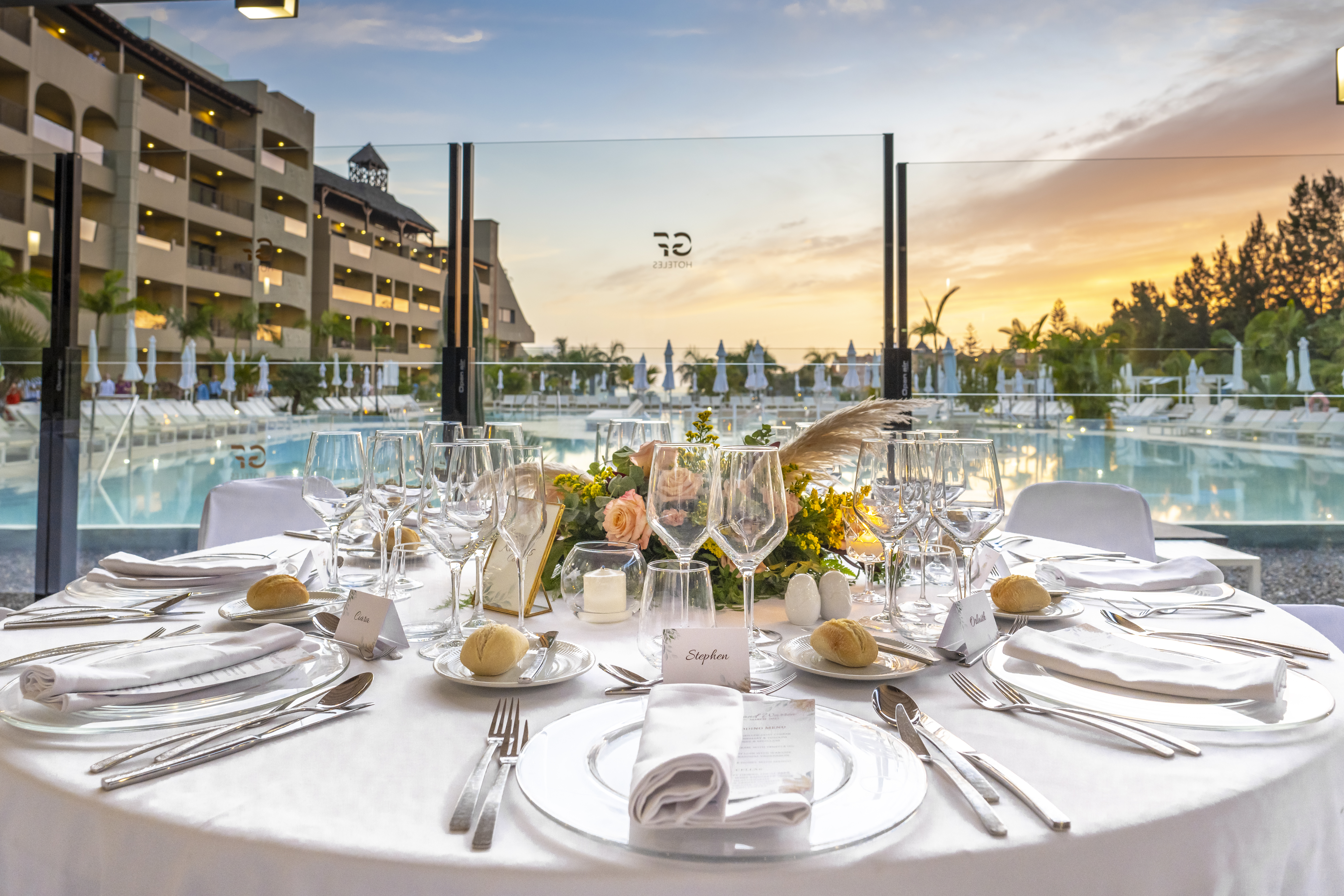 Book your wedding day in GF VICTORIA